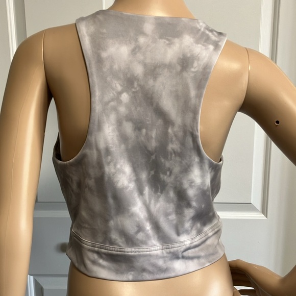 Banana Republic | Gray Tie-Dye Activewear crop top - Picture 3 of 9